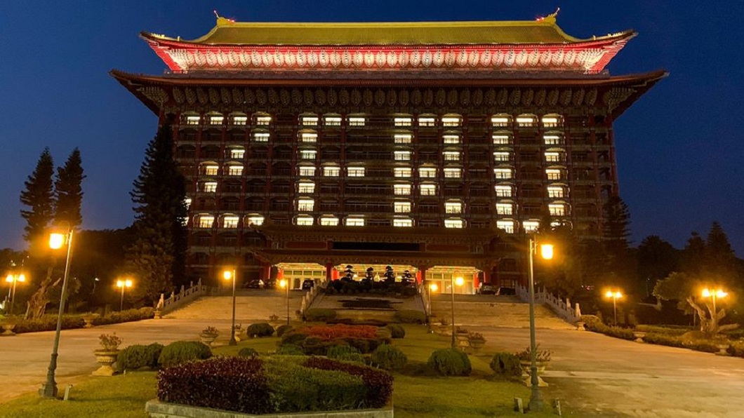 上禮拜台灣在4天內3度零確診,圓山大飯店打上ZERO(零)字樣感謝大家防疫的努力。(圖/翻攝自圓山大飯店臉書粉絲團)