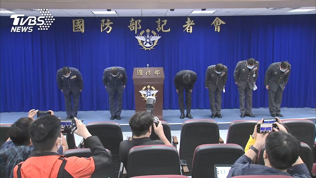 支隊長被拔關鍵內幕曝光　回報「發燒」欄位竟掛零