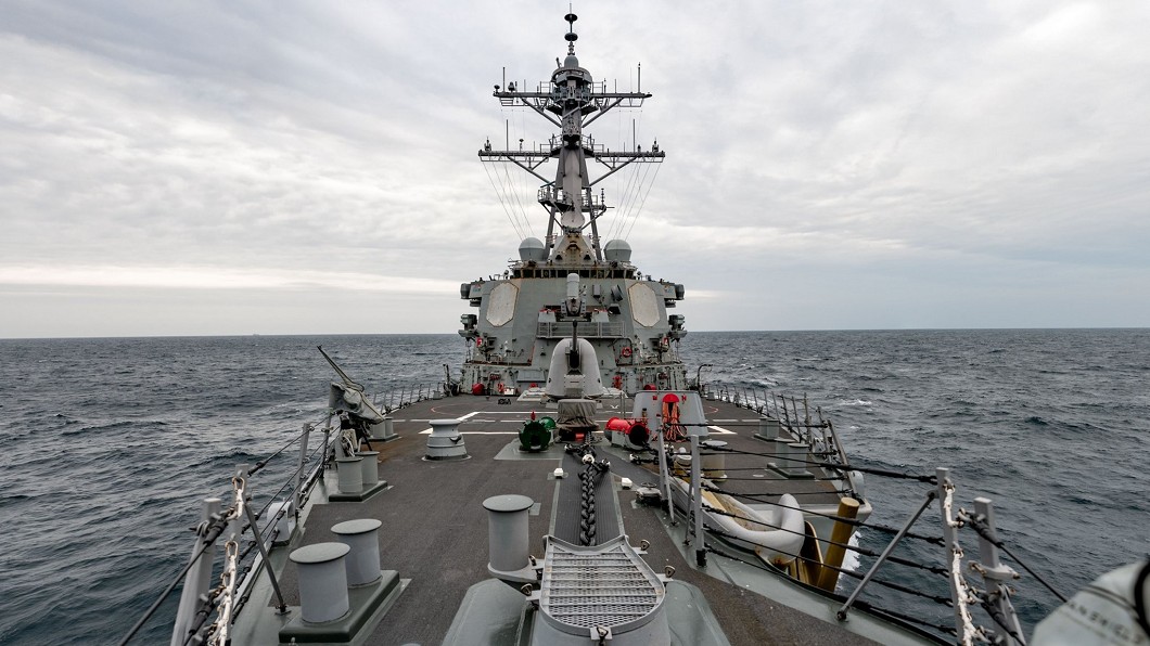 共軍遼寧號甫結束演訓 美軍公布驅逐艦航經台海