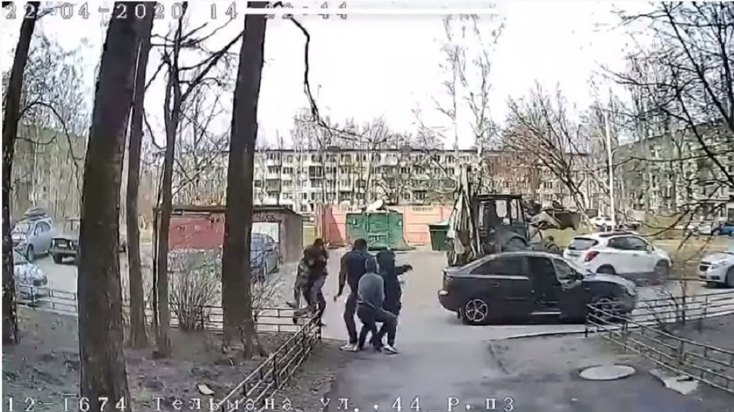 女2個月被劫2次！3男大街公然強擄　被逮辯「搶婚」
