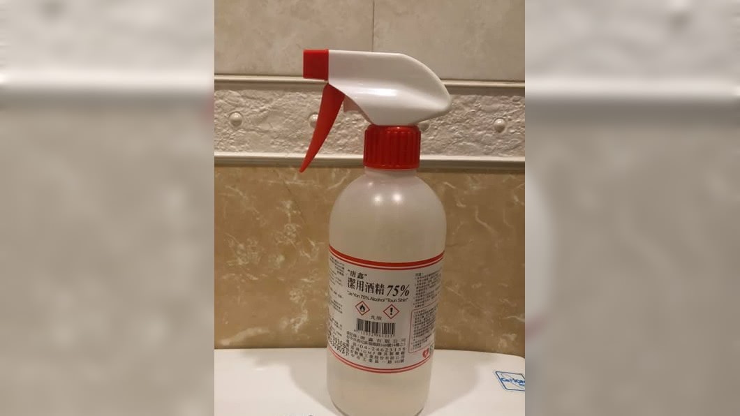 奧客偷光酒精「換裝自來水」 她抓包氣炸…網:看到人性