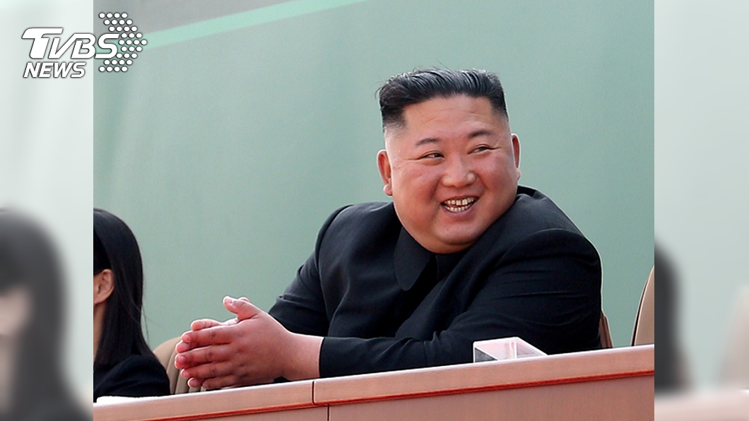 王瑞德說，金正恩右額頭多一道傷痕，上面兩顆門牙中間有一道縫。(圖／達志影像路透社)