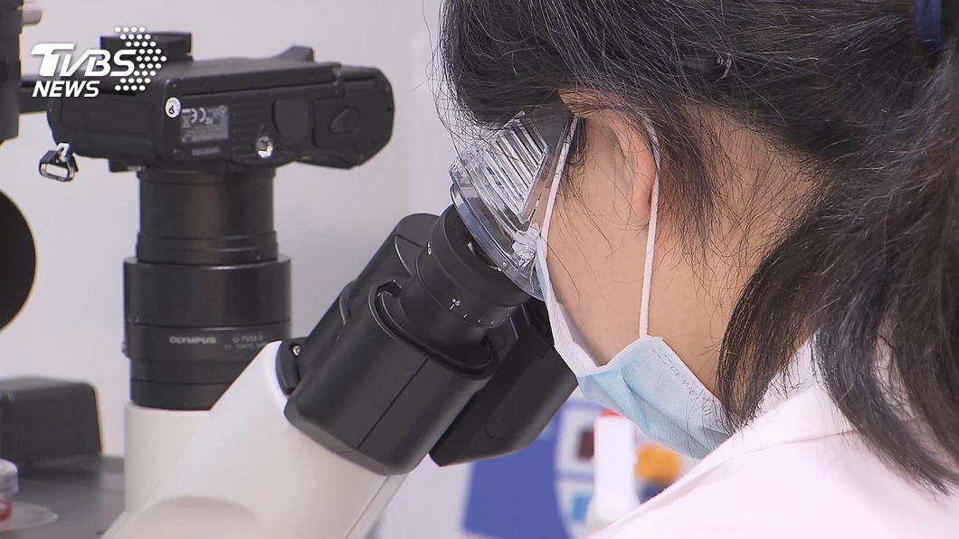 國產新冠疫苗何時上市? 中研院長估最快明年中