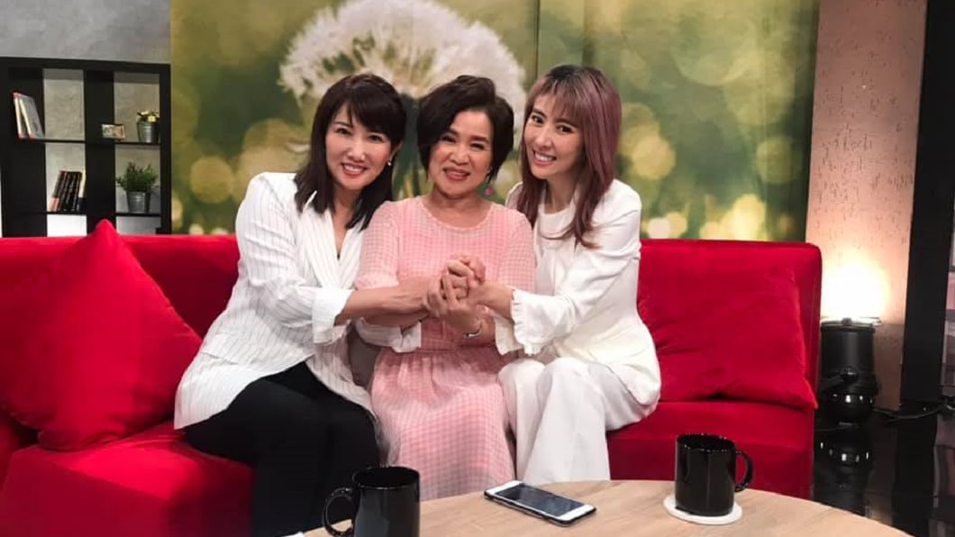 李宇柔(圖右)近日和蔡沁瑜(圖左)一起上節目。(圖/翻攝自李宇柔臉書)