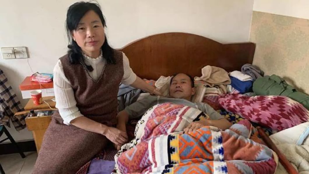 婦帶癱夫改嫁…1家5口超幸福 現任尪認前任當「大哥」