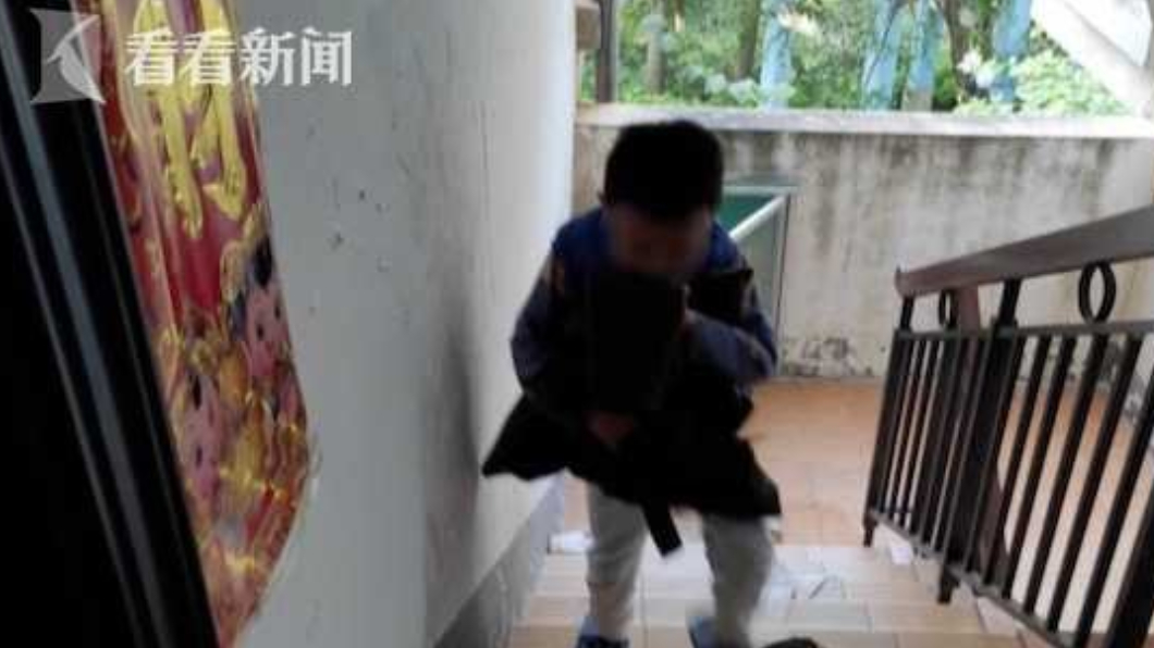 家中失火!6歲童淡定報警「自救逃生」 警消網友全讚翻
