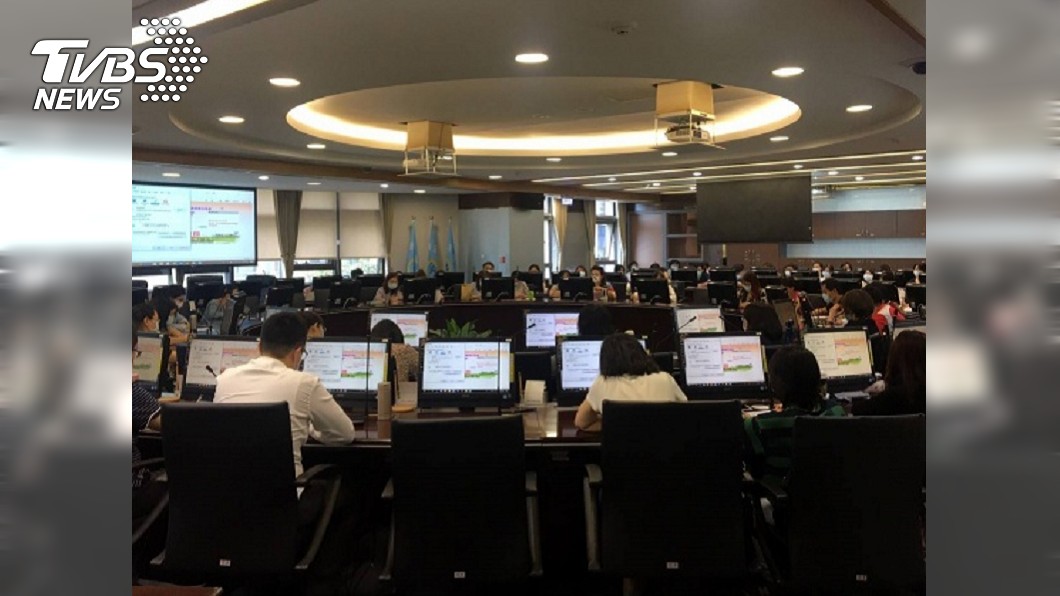 新北送萬件紓困案 衛福部加班審盼別學錯誤示範
