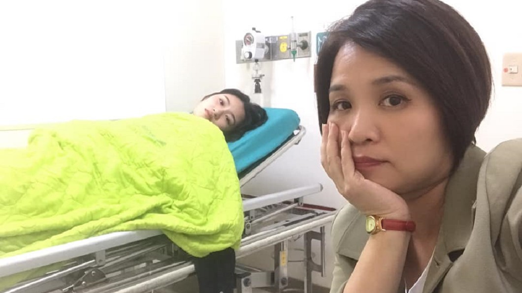 不忍愛女被判「血癌末期」 楊月娥躲廁所喝酒暴哭