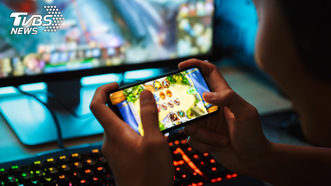 為了變強!「大課長」手遊砸千萬 網看傻:貧窮限制想像