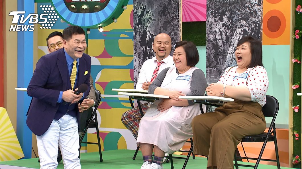 鍾欣凌(圖中)和廖慧珍(圖右)一起上澎恰恰的節目。(圖/公視台語台提供)