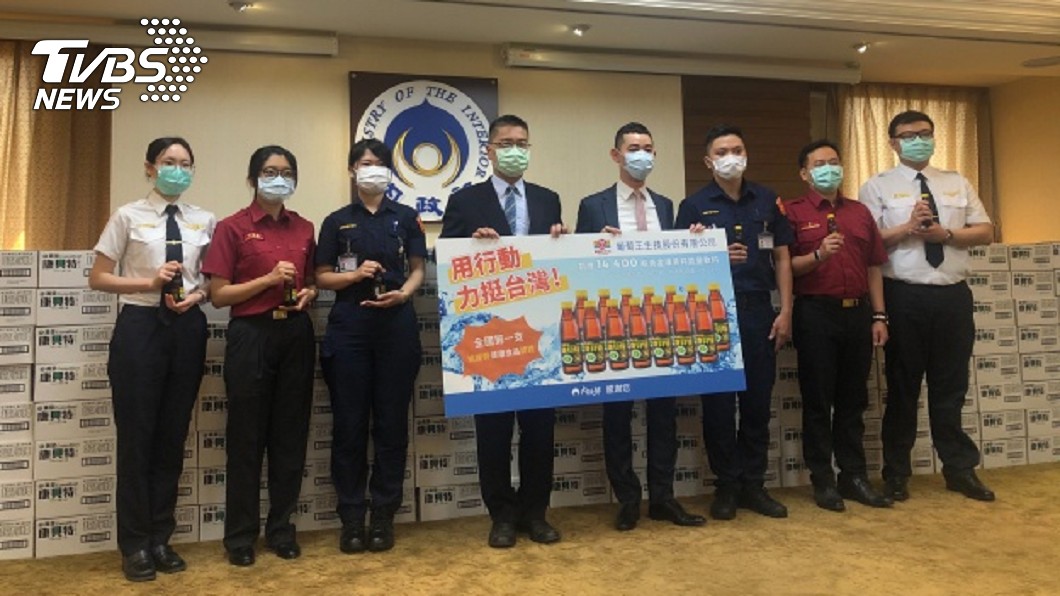 企業捐萬瓶能量飲料助抗疫 內政部:相當暖心