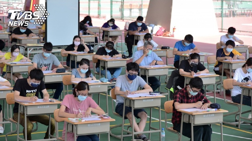 屏東大學師資甄試防疫 考場設在風雨球場
