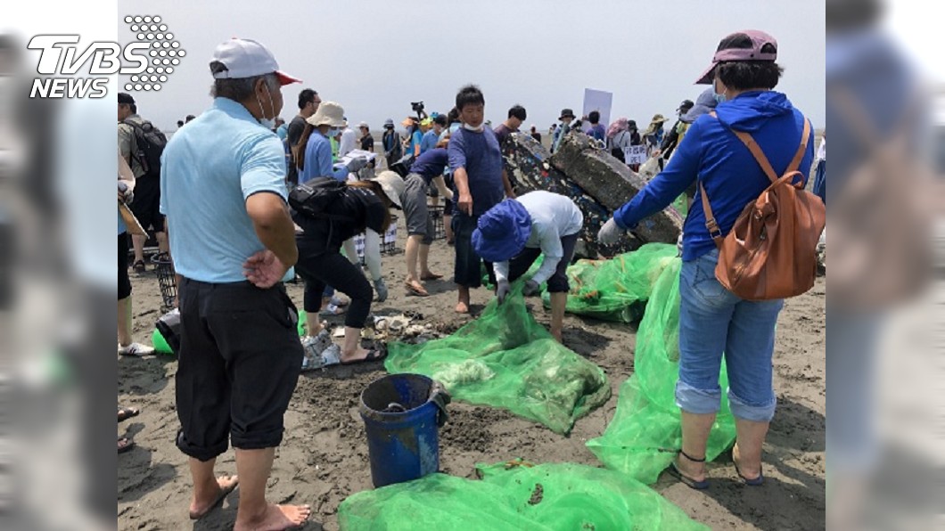 淨灘愛地球！外傘頂洲清出「1.3噸」海廢垃圾