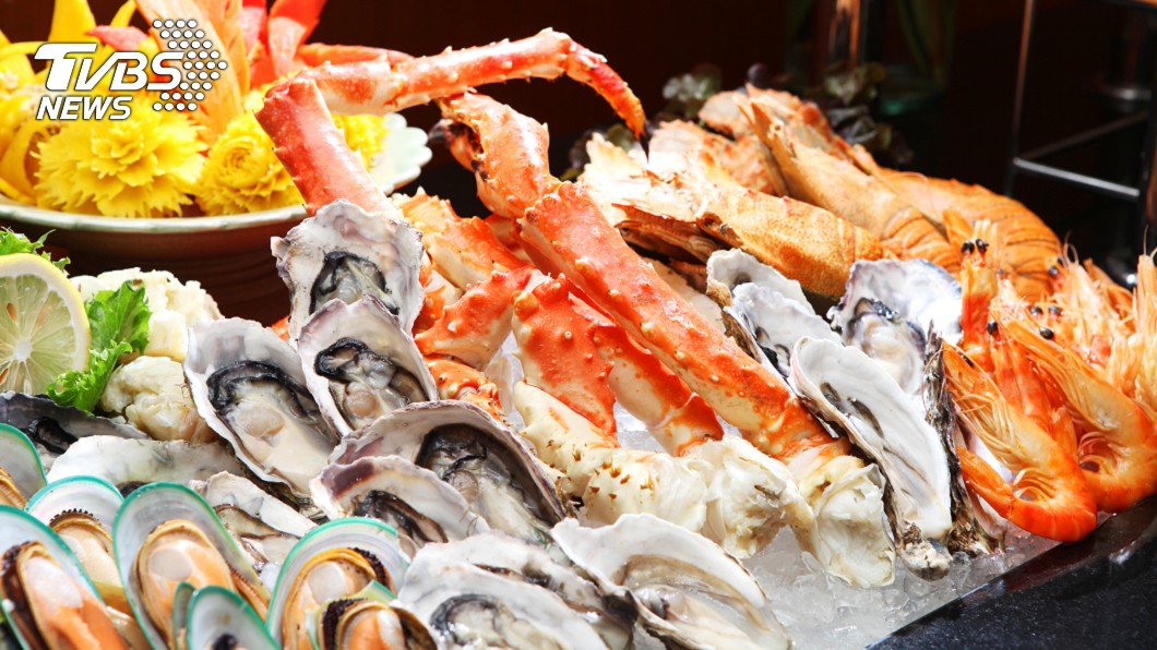 婦花3千元大啖鮑魚餐…驚見活蟲蠕動嚇傻 網:蟲更貴
