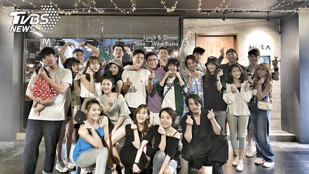 演藝圈好友到場祝福。圖／TVBS
