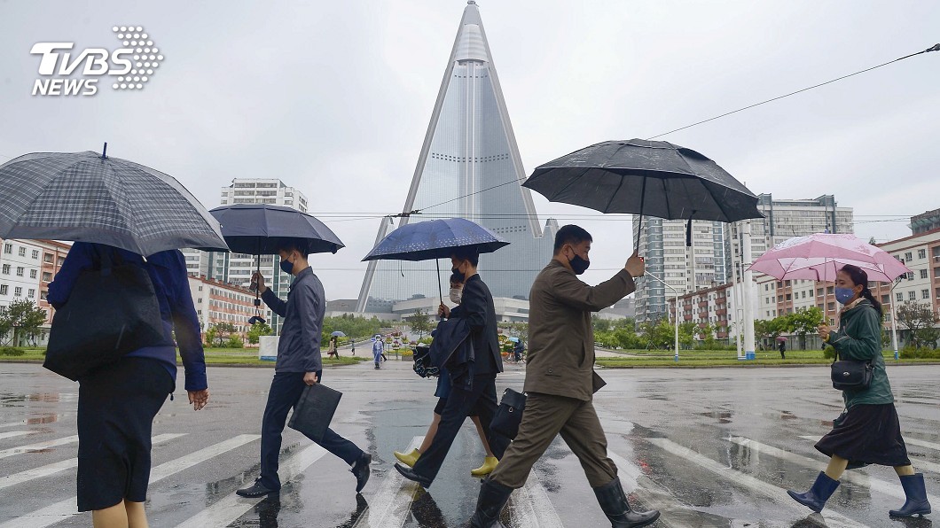 梅雨颱風接力襲日 避難所恐成群聚感染熱點