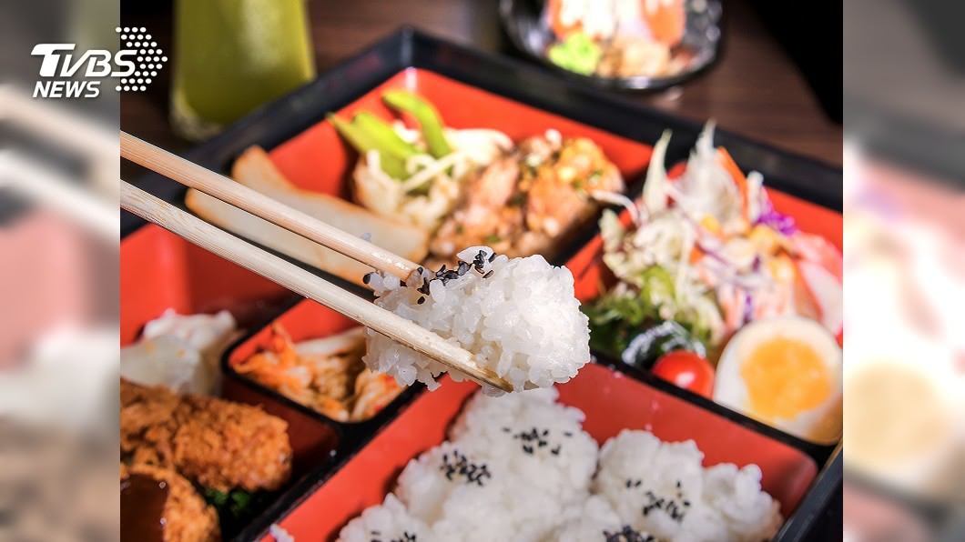 料堆到滿! 日本海陸雙拼丼飯外帶一樣豪華
