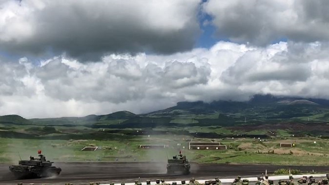日自衛隊花上億大演習 沒觀眾照秀軍事肌肉