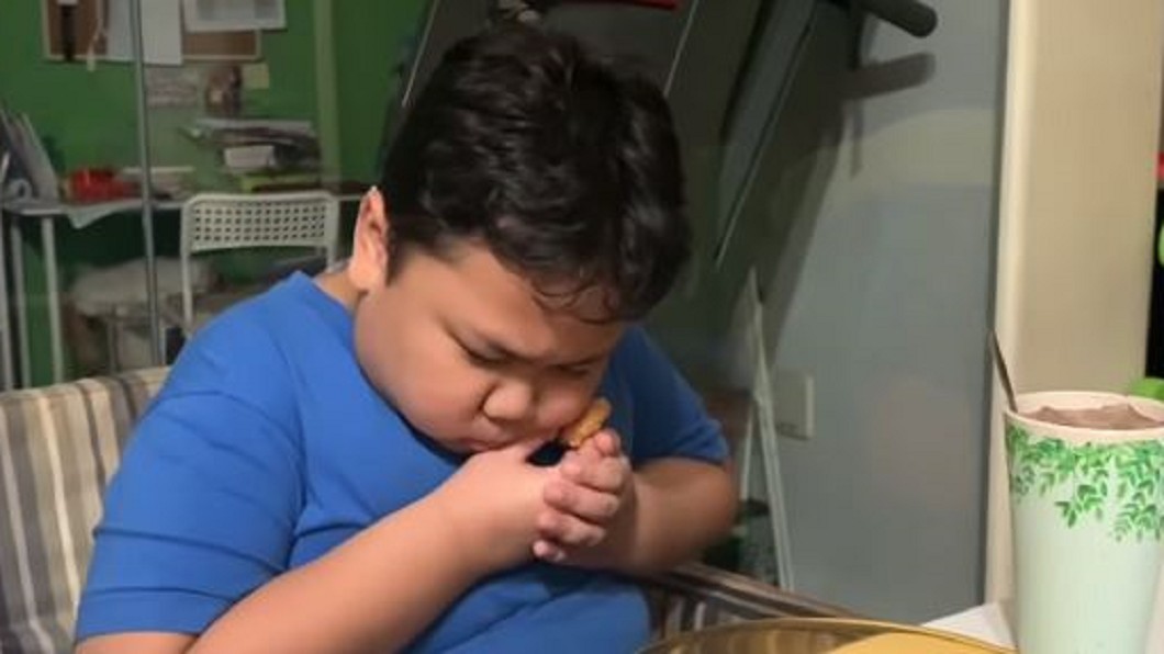 星國逐步解封 男孩吃麥當勞崩潰痛哭