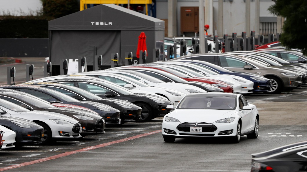 特斯拉價砍15萬救車市 SpaceX發射遇挫