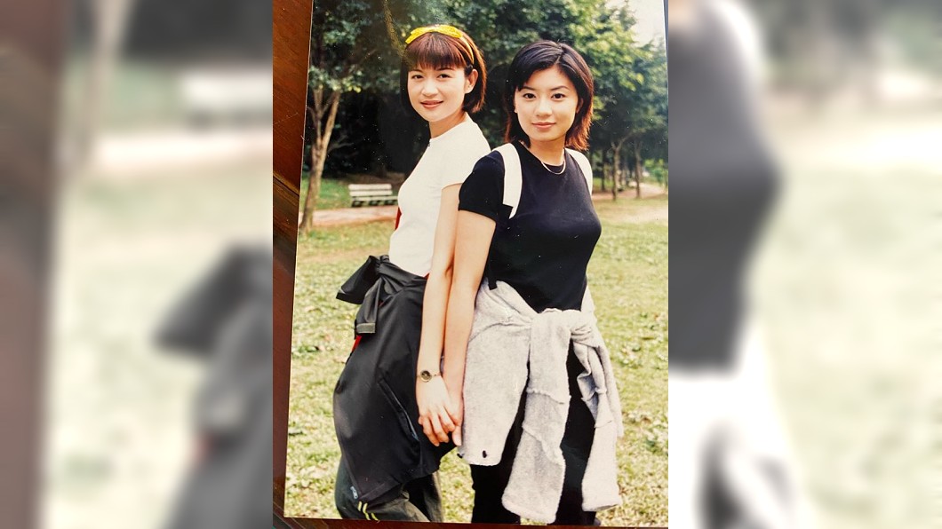 崔佩儀曾曬出和賈靜雯的合照。(圖/翻攝自崔佩儀臉書)