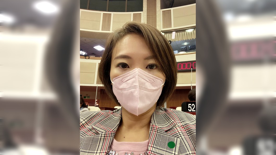 簡舒培怒譙陳佩琪毫無民主素養。（圖／翻攝自簡舒培臉書）