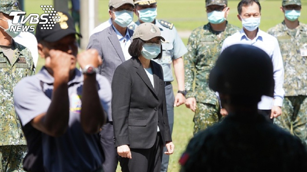 蔡英文：國家安全靠堅實國防　不是卑躬屈膝