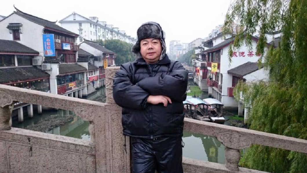 董至成網路賣益生菌 遭直播主壓頭吸粉