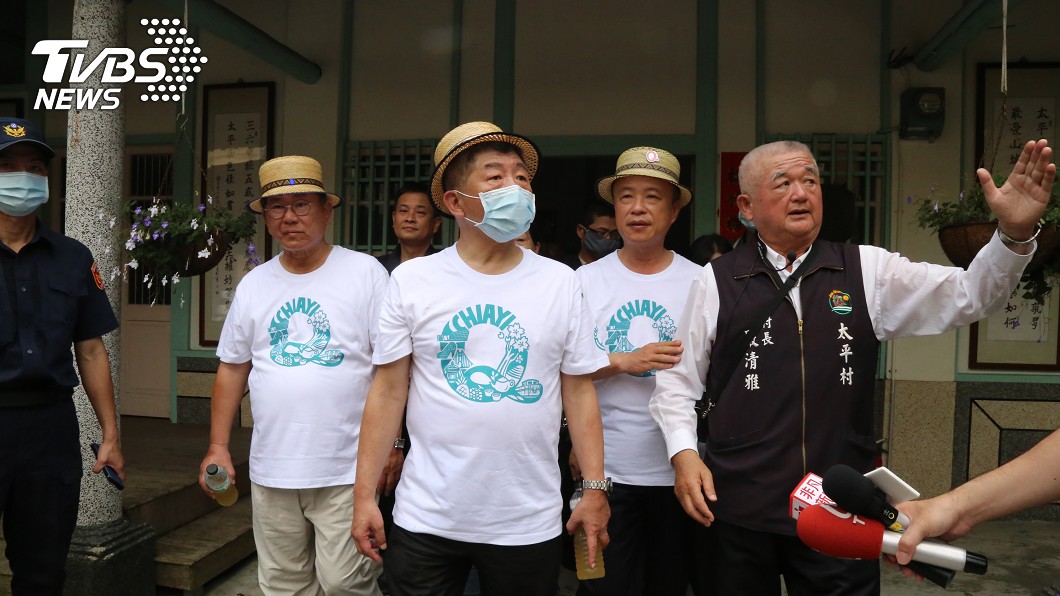 嘉義遊太平雲梯遇陳情 陳時中未影響興致