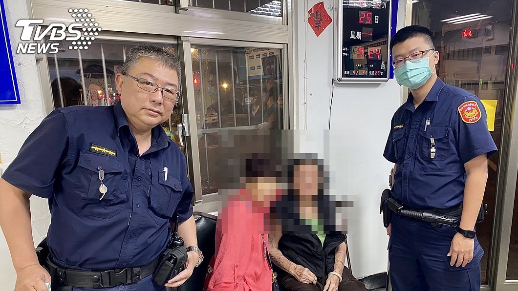 9旬失智嬤迷路！徒步離家5公里　暖警4字助返家
