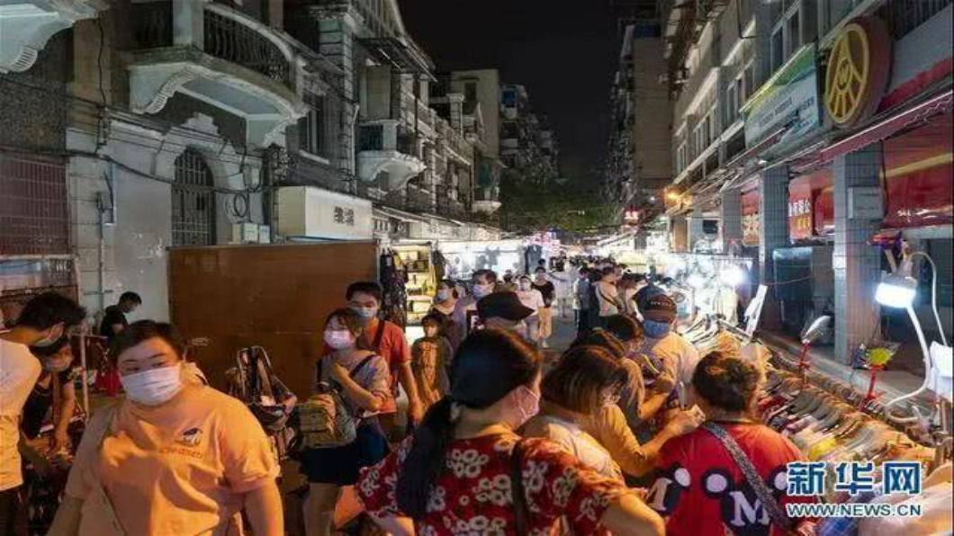 遭習家軍圍剿 李克強「地攤經濟」10天收攤
