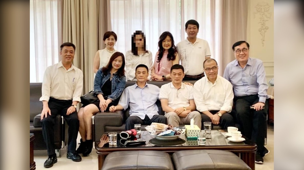 分享最後「大合照」 王淺秋不捨許崑源:淚如雨下