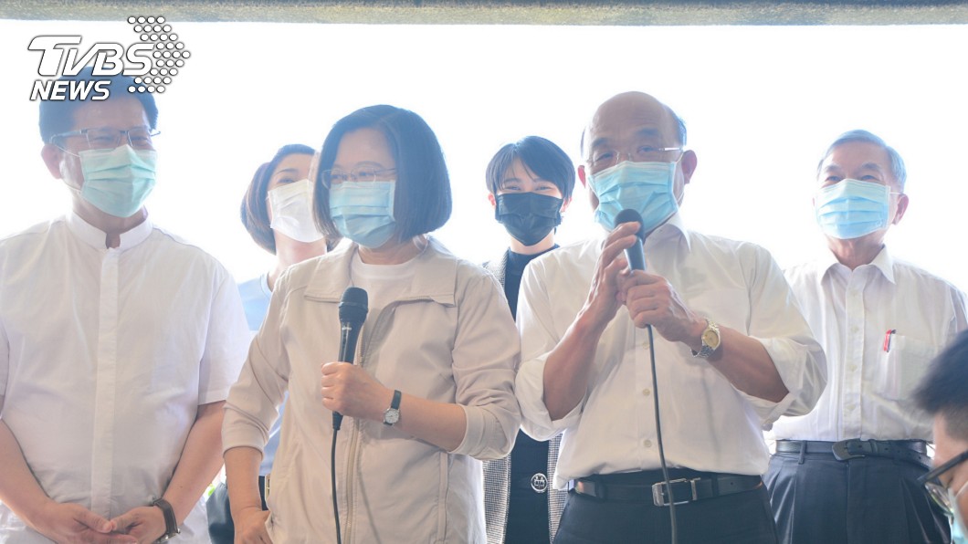 蔡總統、蘇揆聯袂訪九份老街 鼓勵消費振興經濟