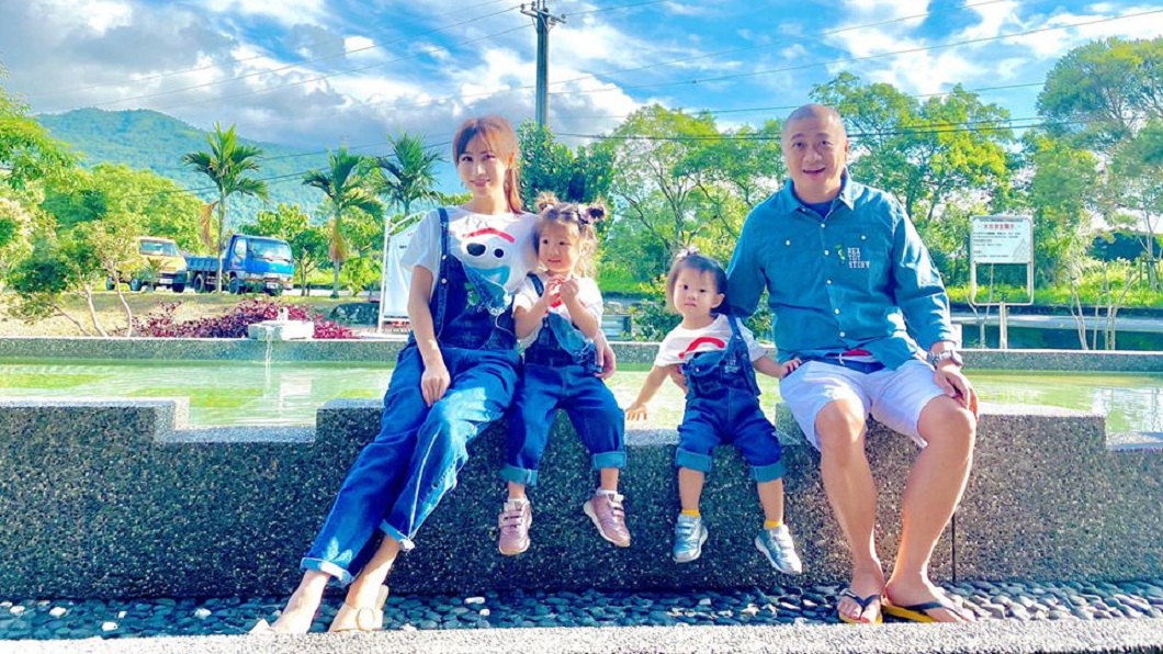 Paul和咪咪夫妻倆最近帶著2個寶貝女兒在國內旅遊。（圖／翻攝自Paul與咪咪的朱式會社臉書粉絲團）