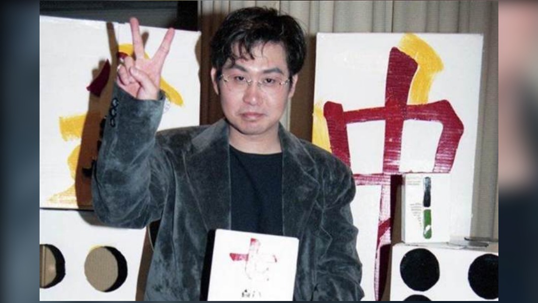 資深歌手「癱坐」輪椅照曝光　歌迷心疼：希望他安好