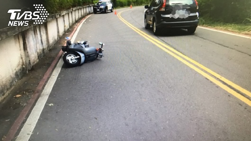 中市無照少年騎機車失控撞路旁學生　8人輕重傷送醫