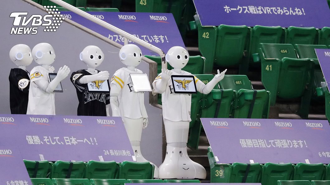 日本職棒開幕看台沒觀眾 機器人當啦啦隊