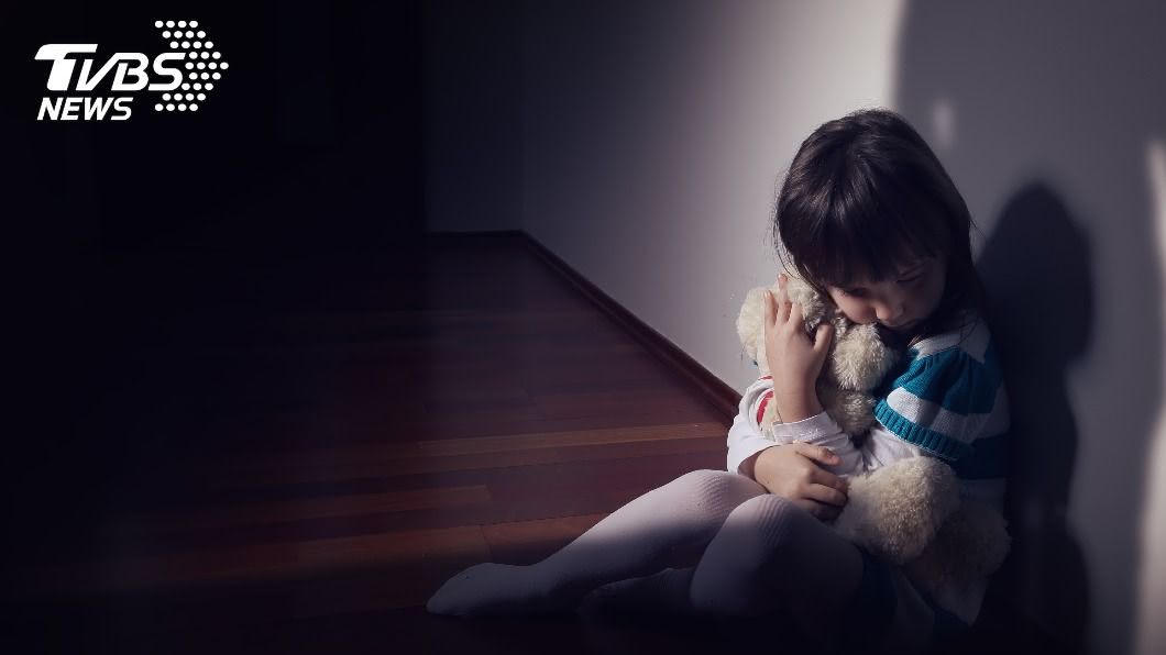 台中9歲女童疑遭母割傷 身體多處傷口加護病房急救
