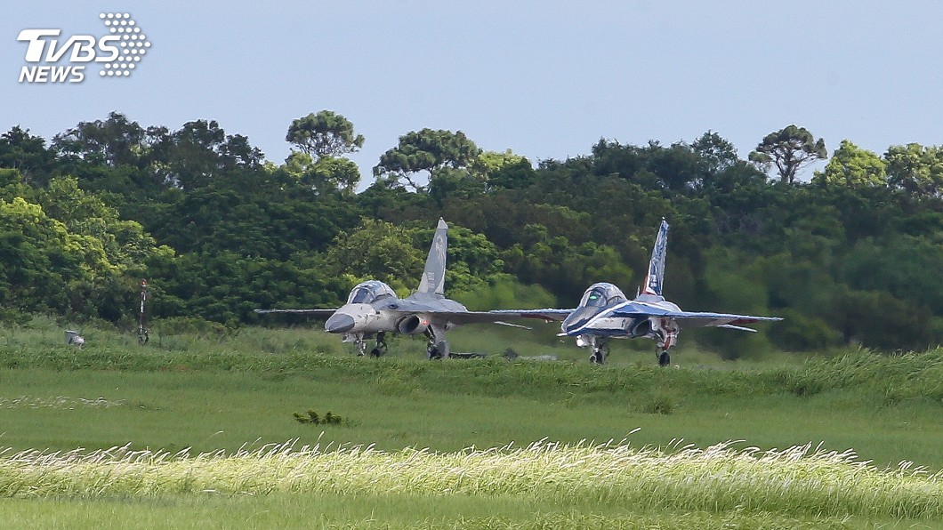 試飛官：勇鷹與IDF不同　各方面都是全新飛機