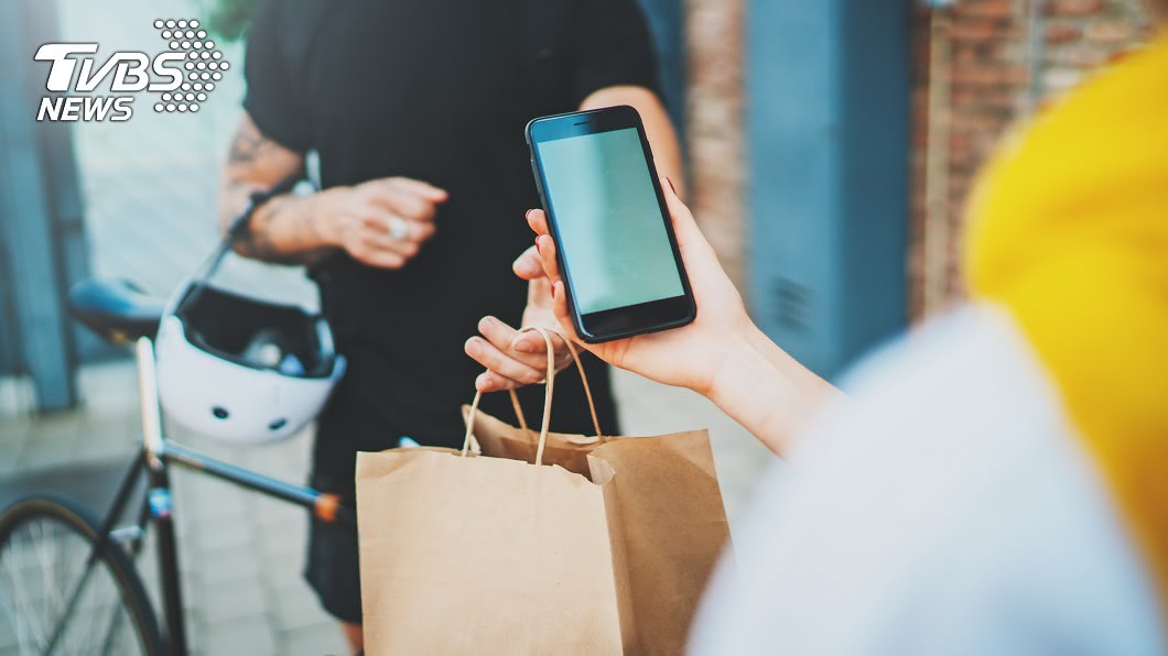 外送員確診新冠肺炎! 官方調查驚:每日逾接50單