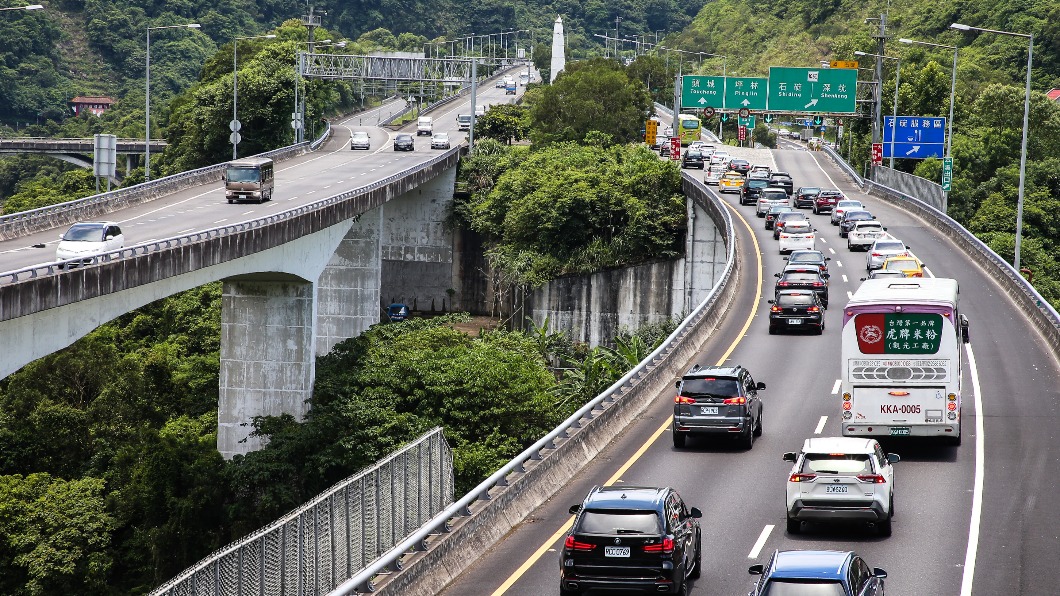 國道南下湧車潮! 高公局:將塞至明天傍晚