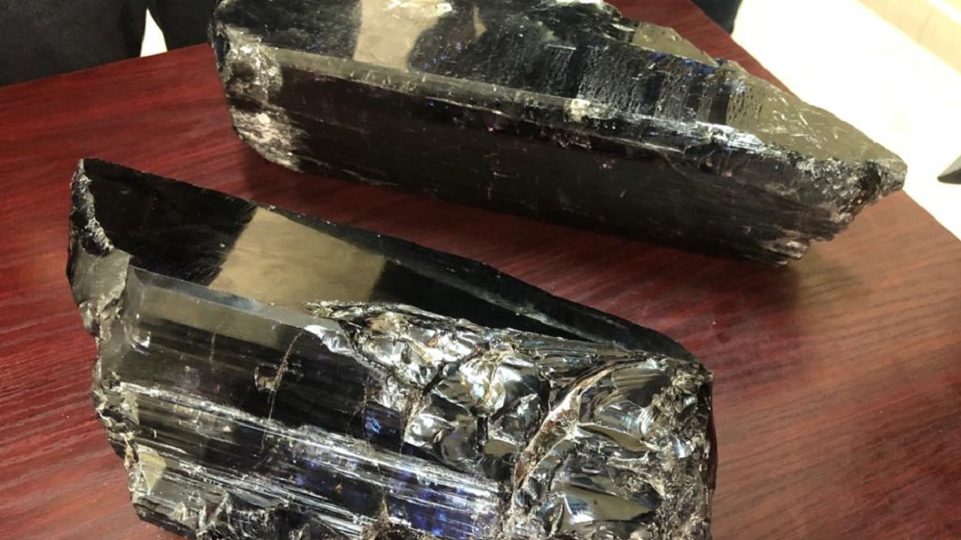 礦工挖出重量破紀錄寶石　變身億萬富翁