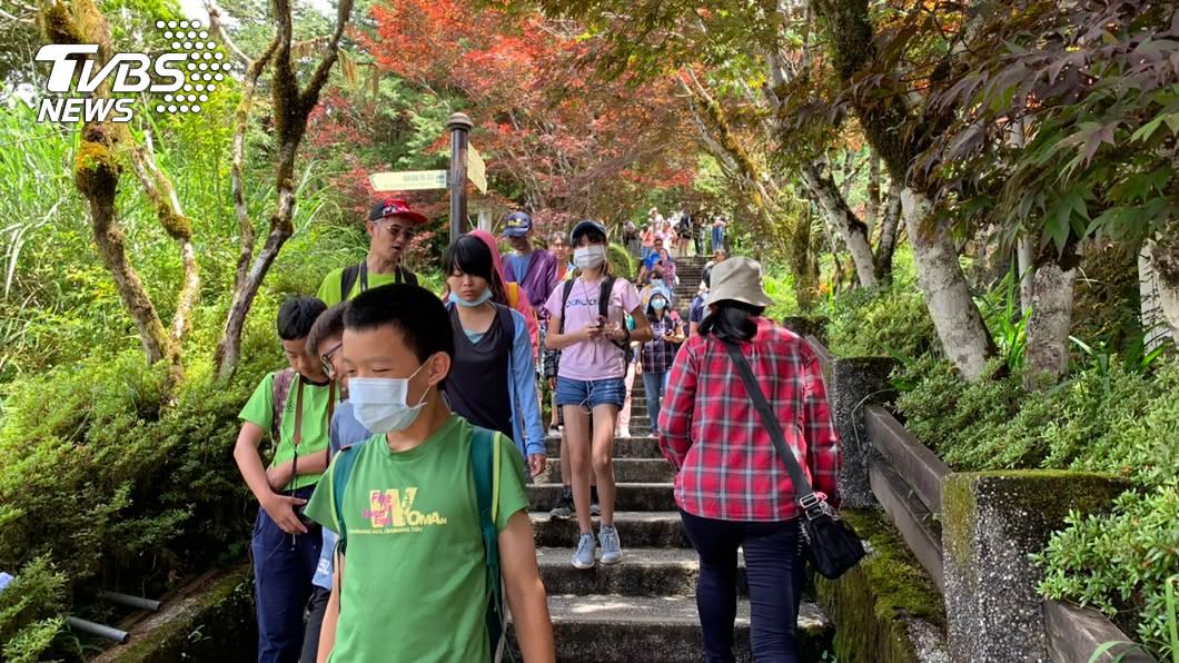 端午連假次日 逾5200名遊客湧入宜蘭太平山避暑