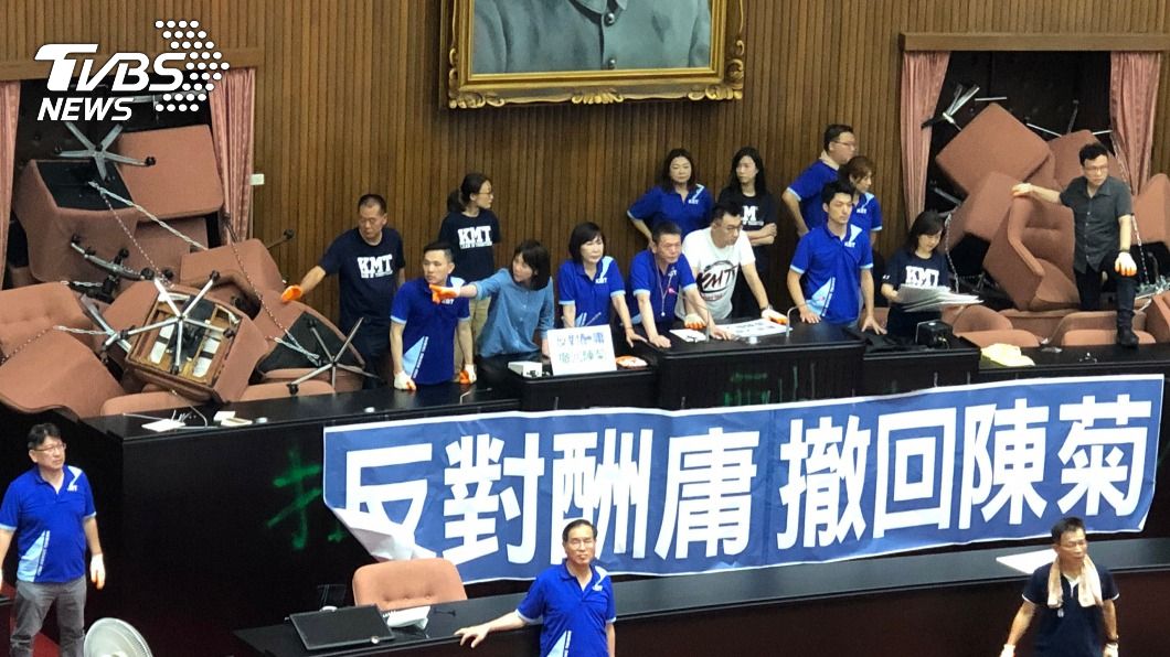 議場上午開啟空調媒體可進場　藍委占據現場曝光