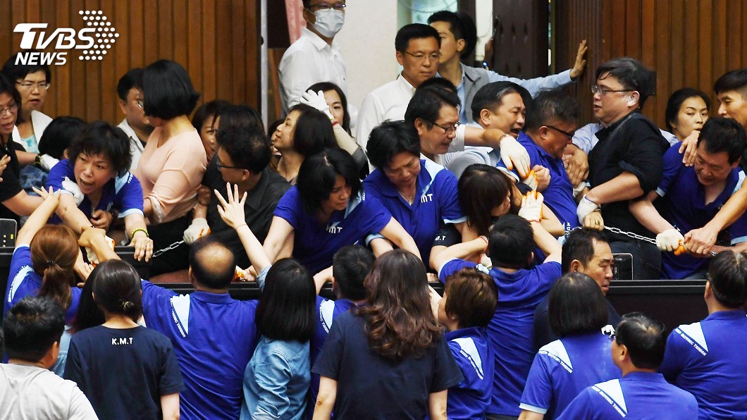 占議場20小時遭綠委清場　林為洲：達到練兵效果