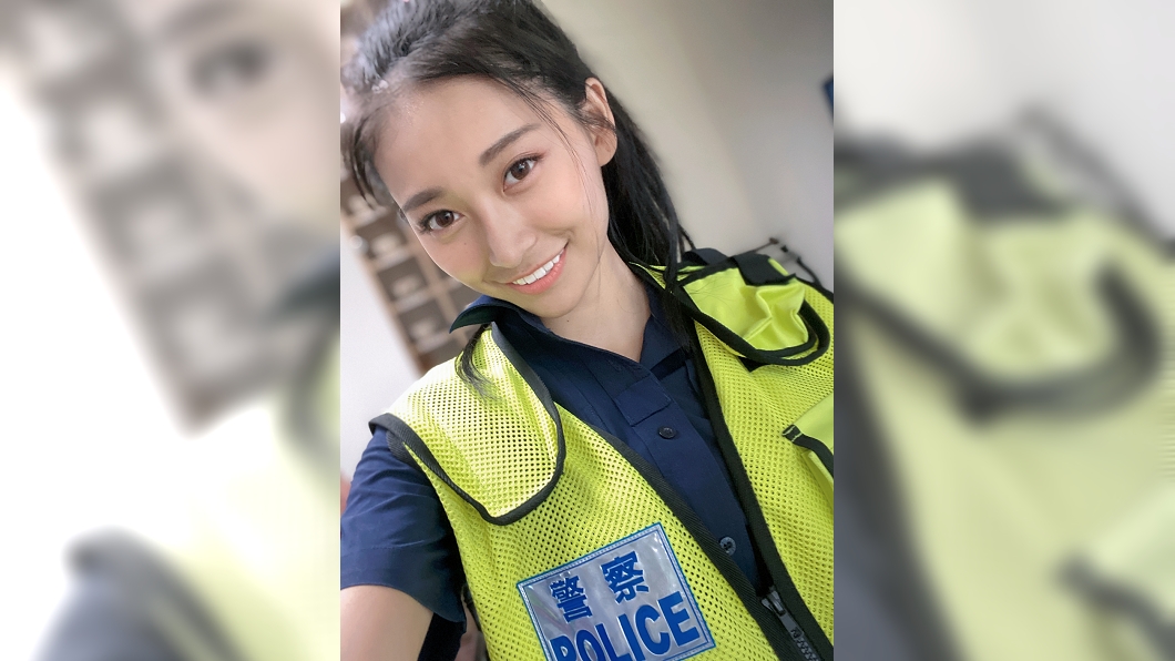「國民女友」祈錦鈅受邀化身正妹警花，拍攝宣導影片呼籲青少年反毒。（圖／固力狗娛樂提供）