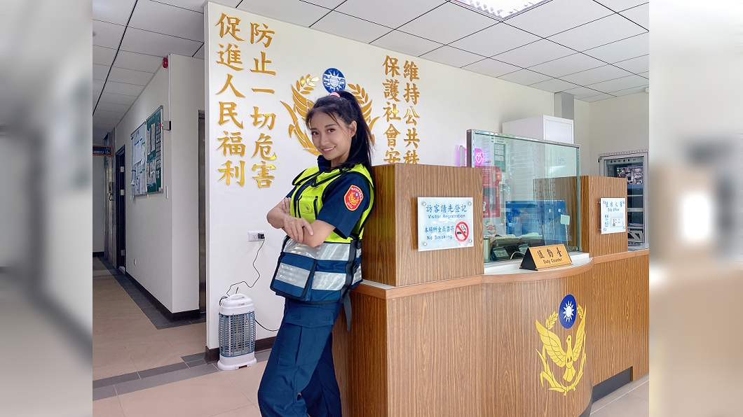 「國民女友」祈錦鈅受邀化身正妹警花，拍攝宣導影片呼籲青少年反毒。（圖／固力狗娛樂提供）