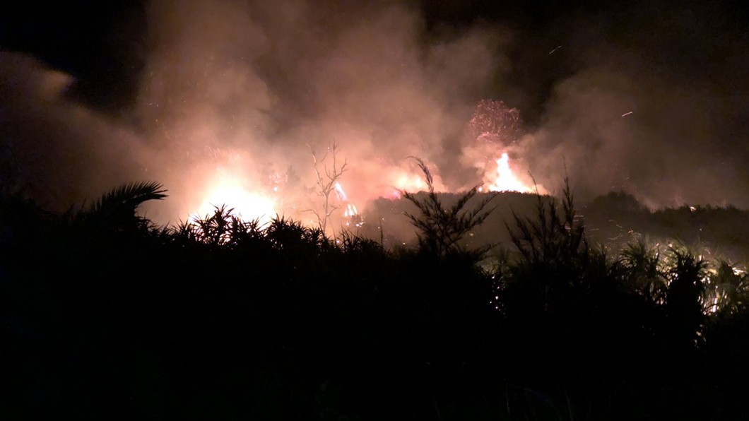 綠島火警燒毀雜草面積約4頃　消防局嚴陣以待