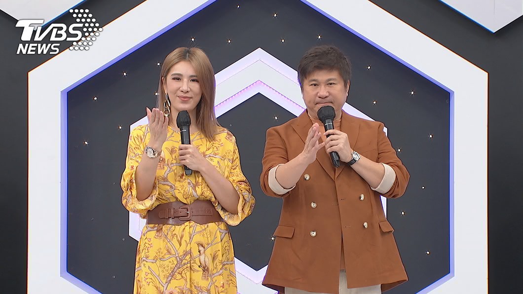 小禎(圖左)狠酸詹惟中「你不是3年前就要退出風水界?」(圖/中天提供)