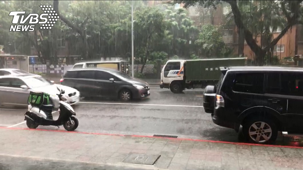 嚴防強降雨! 氣象局發布17縣市豪雨、大雨特報